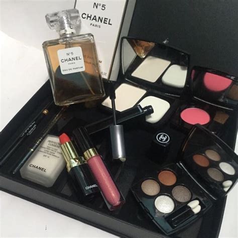 harga chanel makeup set original|harga makeup chanel.